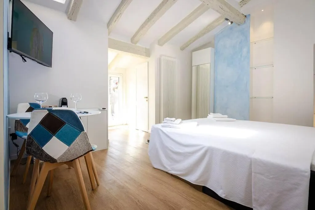 Blue Studio Bolonia Apartament